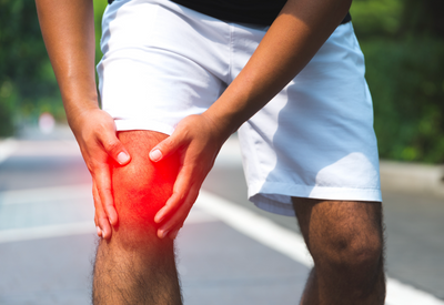 How can Mānuka Oil be used to relieve muscle and joint pain?